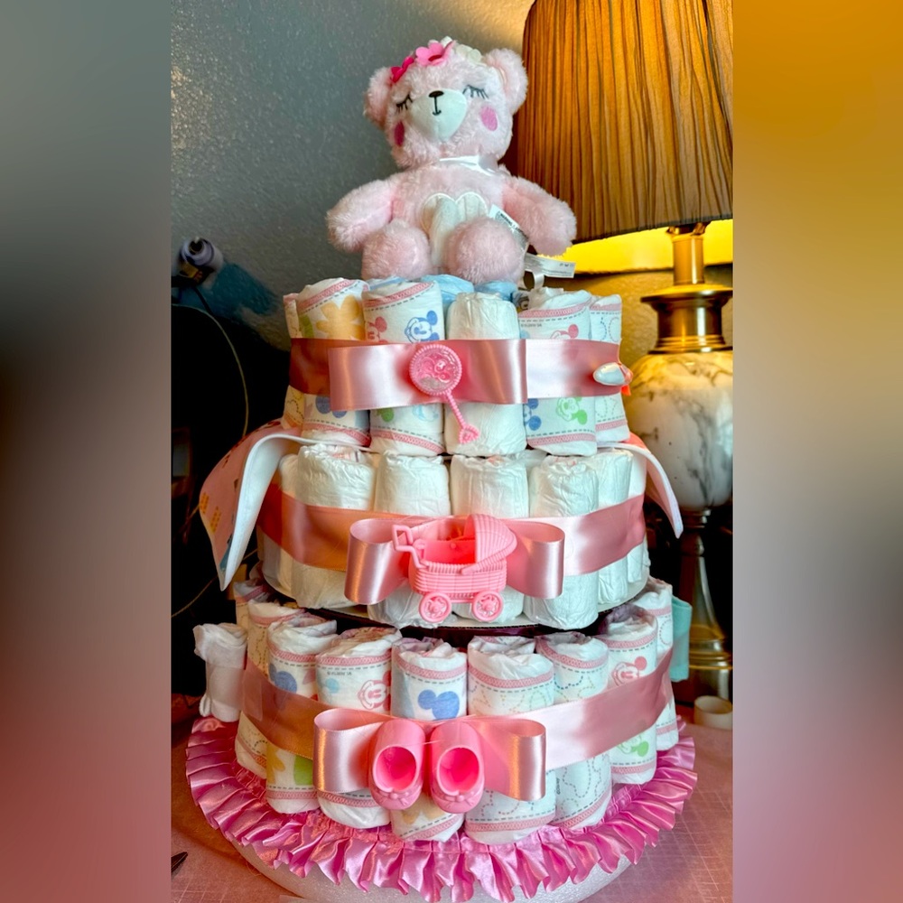Gerber Pink and White Baby Gift Set
Filled diaper cake with Gerber and munchkins
